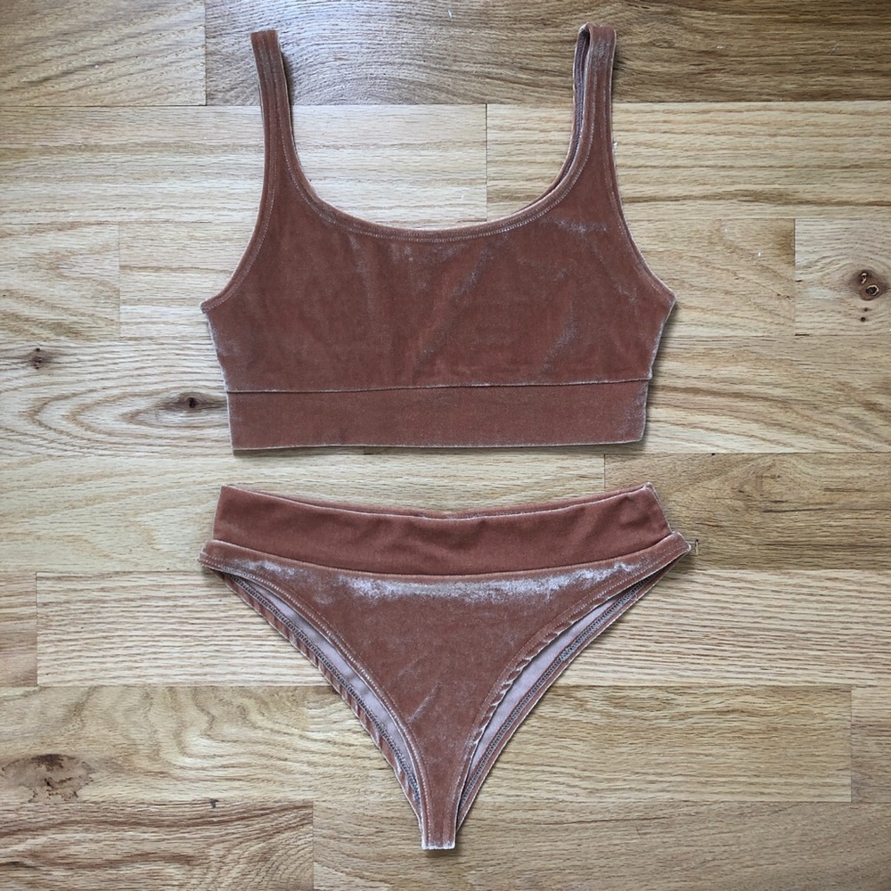 Laina Rauma velour co-ord set